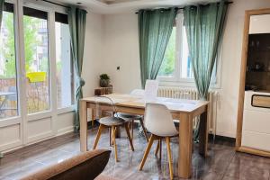 Appartements Appartement Proche centre ville avec Parking Gratuit : photos des chambres