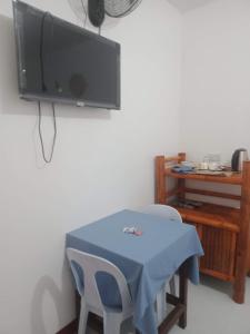 Felipa Beach and Guesthouse - Newly Renovated Airconditioned Guest Rooms