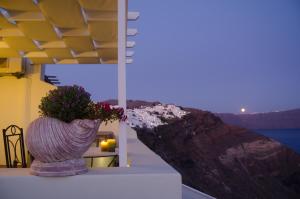 Angel Cave Houses Santorini Greece