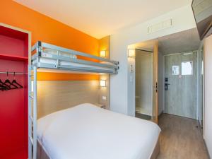 Hotels Premiere Classe Chartres Sud - Barjouville : Chambre Triple avec 1 Lit Superposé et 1 Lit Double