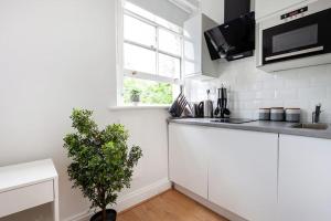 Studio near Bayswater station