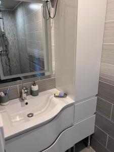 Villas Villa 4 chambres recente avec piscine et Jardin : photos des chambres