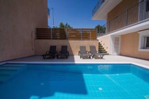 Villa Elpida at Minies