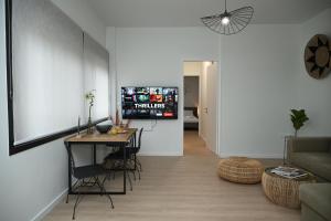 Nueva Lycabettus by Neuvel