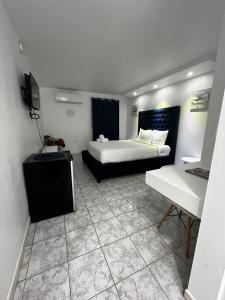 Douglas Highway Inn Hotel