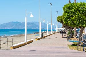 WintowinRentals Dream Home on the beachfront