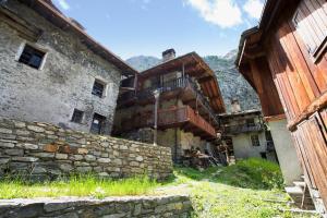 Superior One-Bedroom Apartment with Balcony