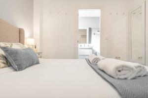 Cozy apartment near Plaza de la Merced by REMS