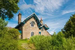 Swiss CottageChatsworth Estate - Beeley