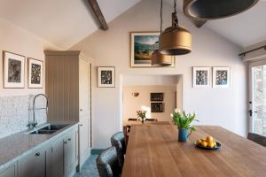 Stonelow Cottage