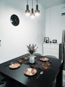 Neu suites cozy 2 bedrooms family house