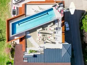 Al Plan, A mountain moving hotel