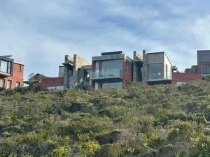 RRoar George - Herolds Bay