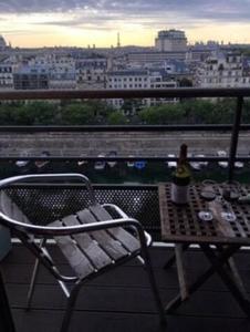 Top floor with Eiffel Tower view and roof top