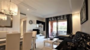 R15 Beach side 3 bedroom flat