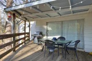 Walk to Downtown Eclectic Murphys Home with Decks! - Mountain Ranch