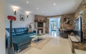 Gorgeous Home In Kresini With Wifi 