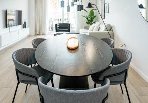 JG51B - 3 bedroom flat with gym & rooftop pool