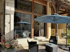 La cour des secrets-gitesdanslain - Varambon