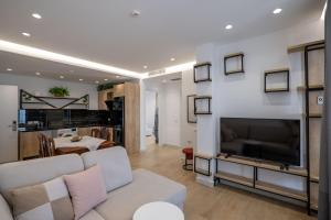 Two-Bedroom Suite with Terrace and Sea View room in Art Hotel