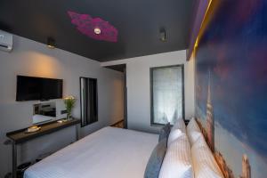 Standard Double Room room in Tulip City Hotel