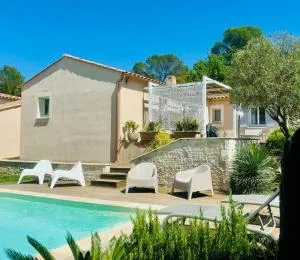 Villa "Beau Site" Pool 8 Sleeps - Souvignargues