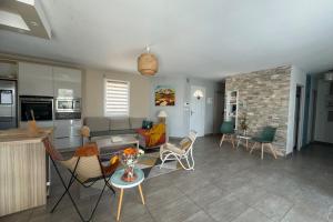 Villas Villa Beau Site Pool 8 Sleeps : photos des chambres