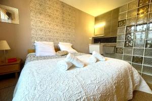Villas Villa Beau Site Pool 8 Sleeps : photos des chambres