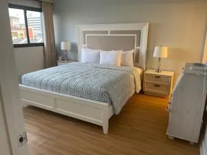 2 Blocks to Beach, 2BIG BR for 7 on HT 7th Floor - Myrtle Ridge