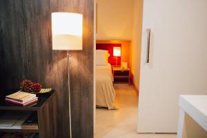 Apê Bienal Suits, arrumação, manobrista e piscina