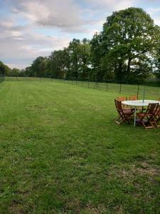 Maisons de vacances Very Peaceful Larchamp. Dogs Welcome : photos des chambres