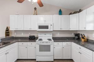 Renegade - Oceanfront and Allows Pets!