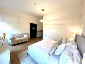 Blair in ApartNest Auchterarder