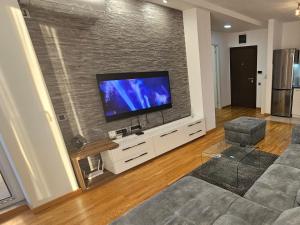 BC Apartment ARIA with Garage