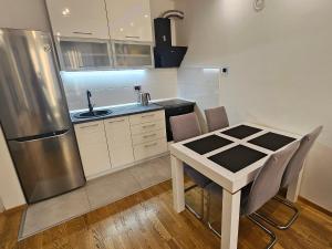 BC Apartment ARIA with Garage