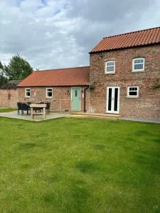 The Dairy, Field House Farm, countryside cottage near York - Wilberfoss