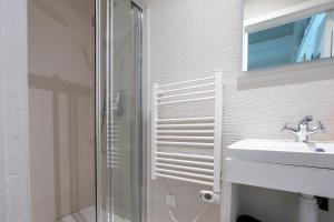 Appartements Maison de reve proche metro et RER : photos des chambres