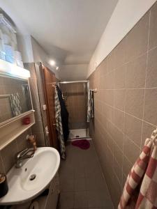 Casa indipendente con terrazzo e posto auto