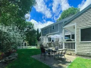 The Dormers Cape Cod Walk2Lake Large Group Pet Craigville Beach AC - West Barnstable