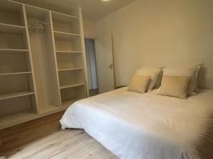 Maisons de vacances La Milliere - Piscine & campagne - Bonchamps : photos des chambres