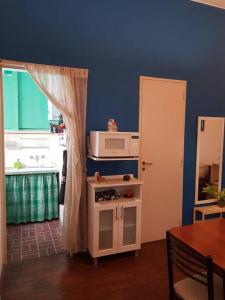 Departamento en el Centro de la ciudad , acogedor luminoso, wifi y servicios incluidos