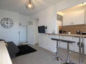 Studio moderne en rez de jardin