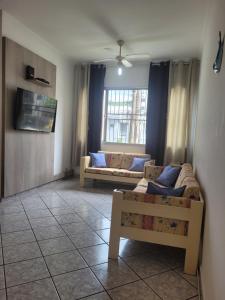 Praia Enseada - Apto 03 Quartos - 02 Vagas na Garagem - Com Elevador - 550M da Areia