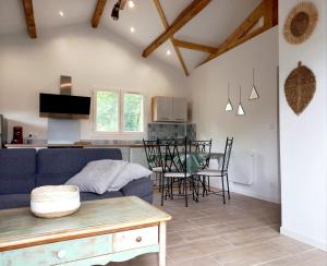 Maisons de vacances La petite maison des ecureuils : Maison 2 Chambres