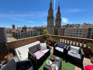 ATICO Catedral Barbacoa y Aire sin ascensor By Apartamentos Logrono