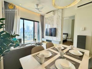 Lucentia BukitBintang KlccView InfinityPool By HeyStay Management