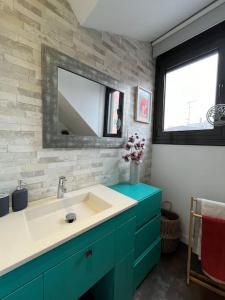 Aura Oviedo,Atico con garaje 604C by R2R Consulting