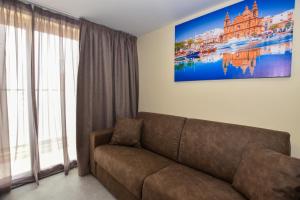 51HH Apartments