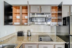 Blueground Gateway gym pool near stadium ATX-251