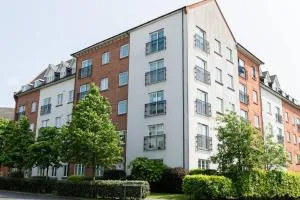 Greenings Apt Warrington - 2 Bed with FREE off road Parking & Wifi - 牛顿勒威洛斯
